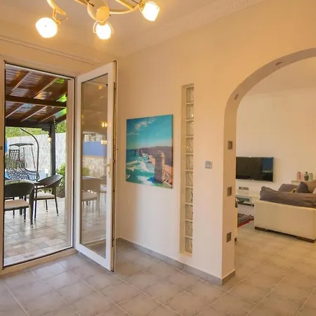 Fethiye-kaya Koey'de 6 Kisilik Devina