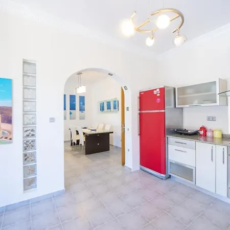 Fethiye-kaya Koey'de 6 Kisilik Devina Keciler