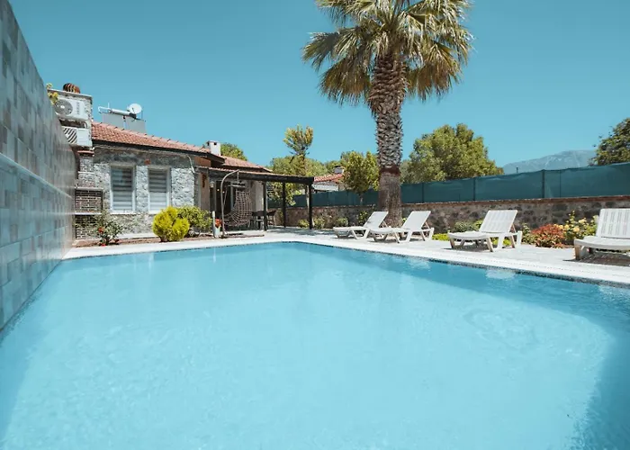 Fethiye-kaya Koey'de 6 Kisilik Devina * Keçiler