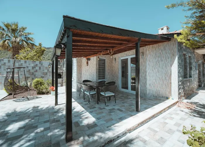 Fethiye-kaya Koey'de 6 Kisilik Devina Keçiler